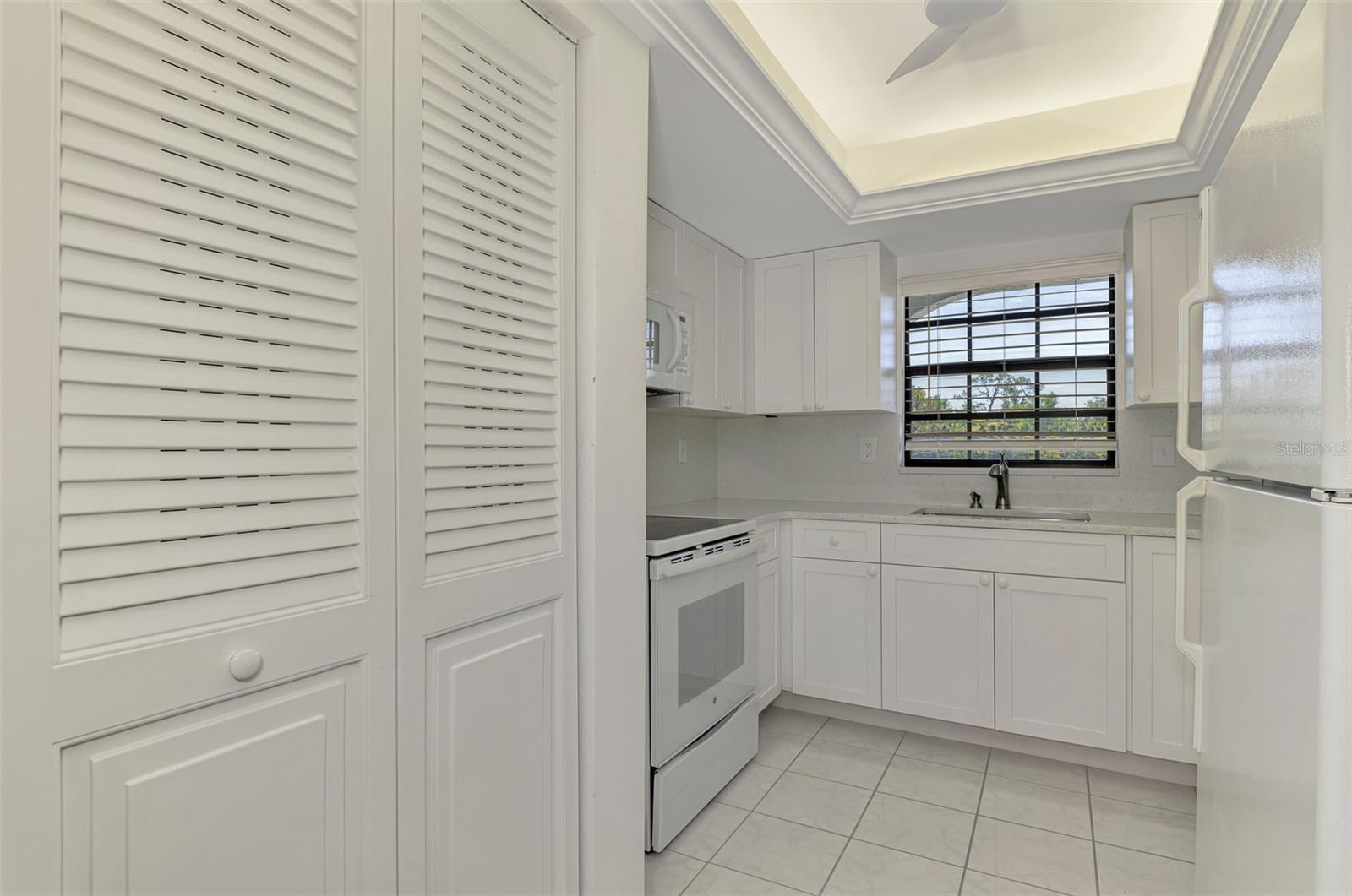 Image 20 of 42 For 150 Englewood Isles Parkway 505