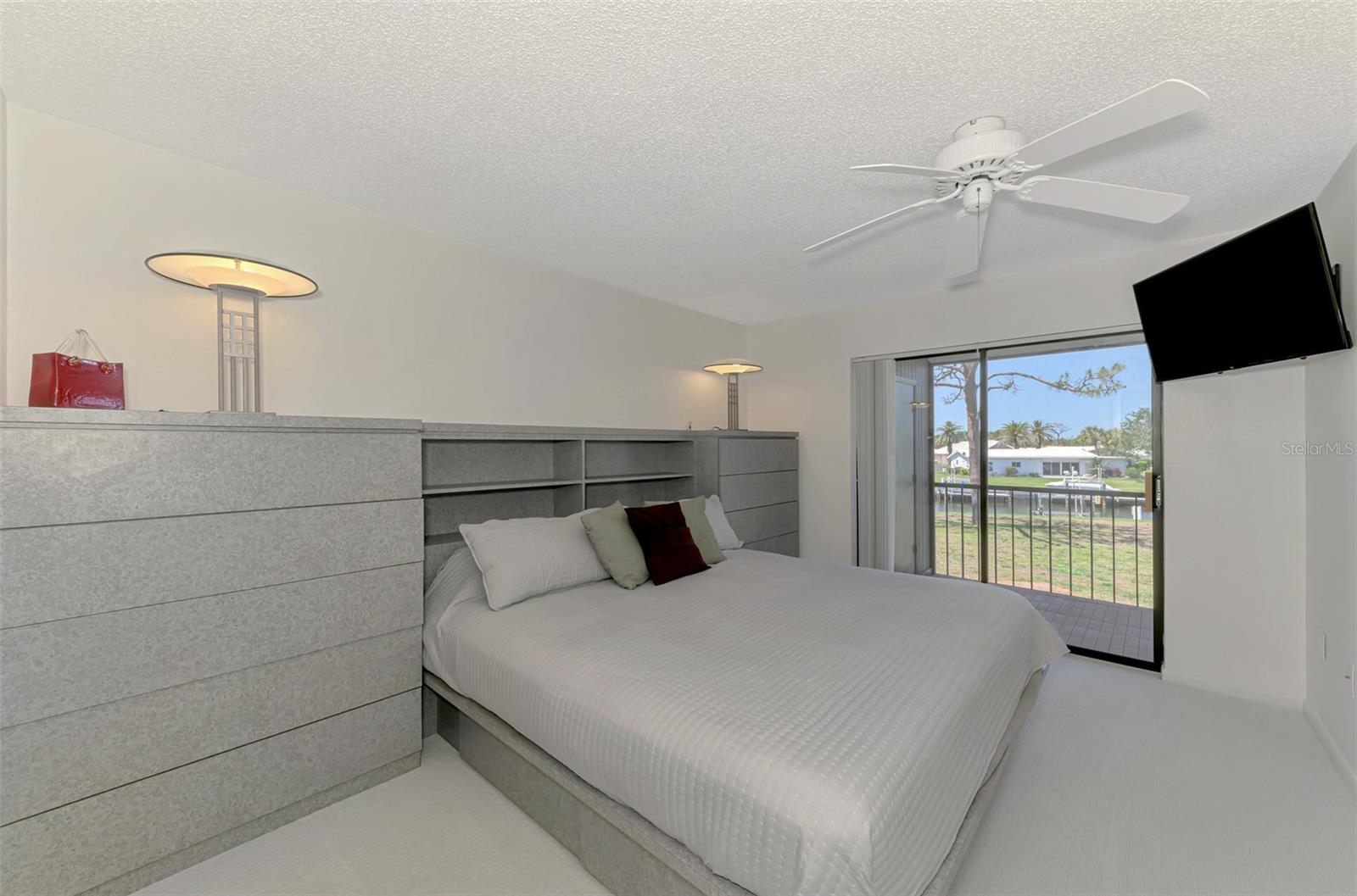 Image 24 of 42 For 150 Englewood Isles Parkway 505