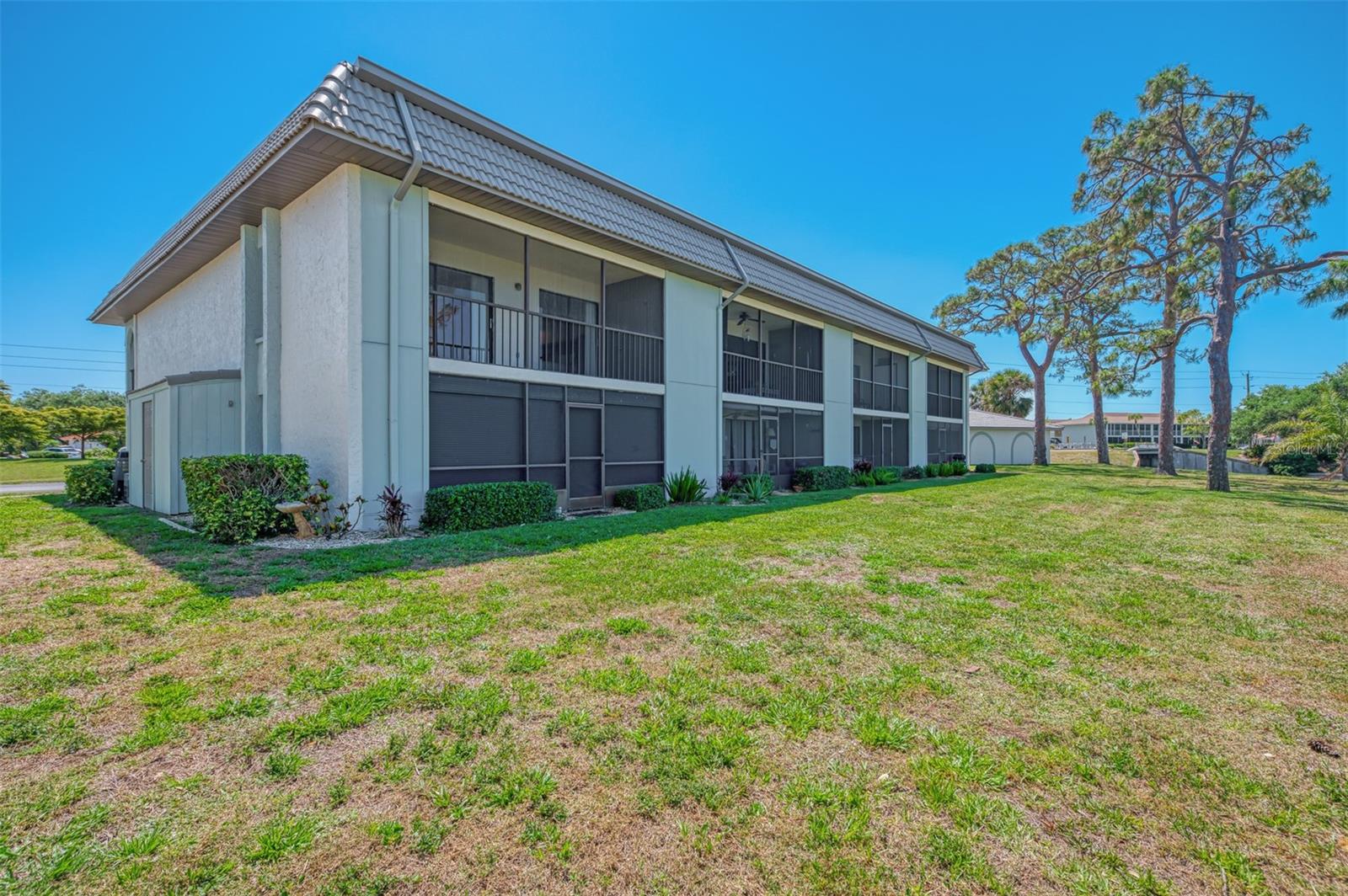 Image 34 of 42 For 150 Englewood Isles Parkway 505