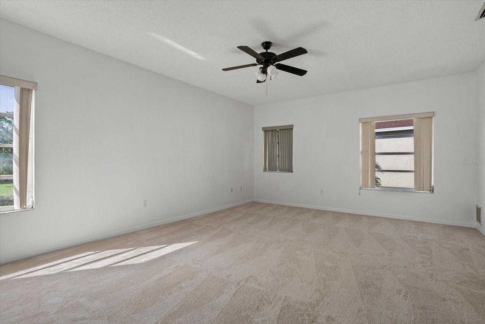 Image 21 of 50 For 9528 Knightsbridge Circle