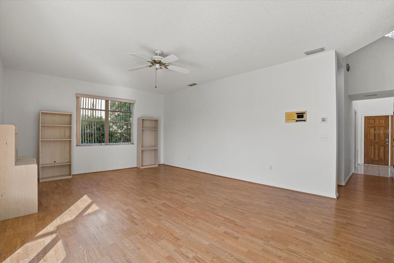 Image 8 of 50 For 9528 Knightsbridge Circle