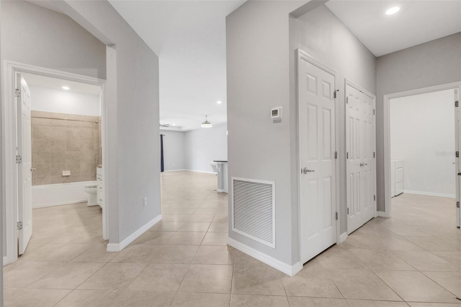 Image 24 of 45 For 2487 Marton Oak Boulevard