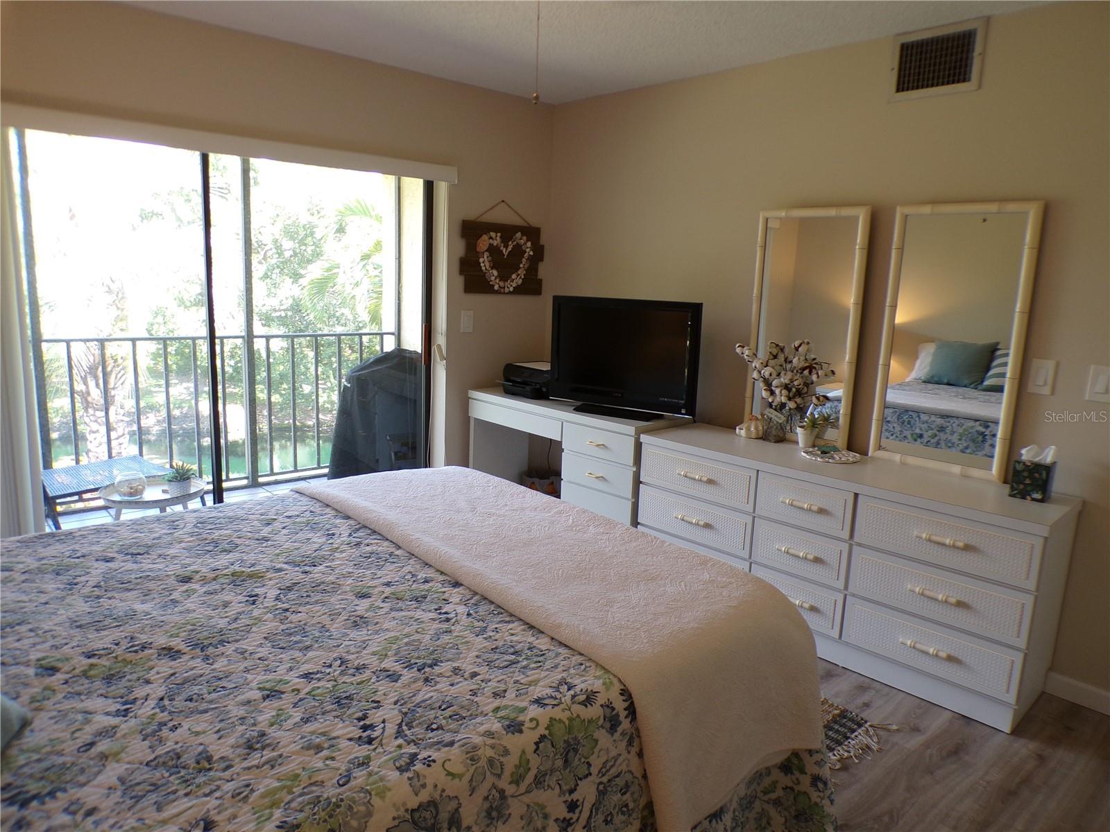 Image 14 of 31 For 756 White Pine Tree Road 210