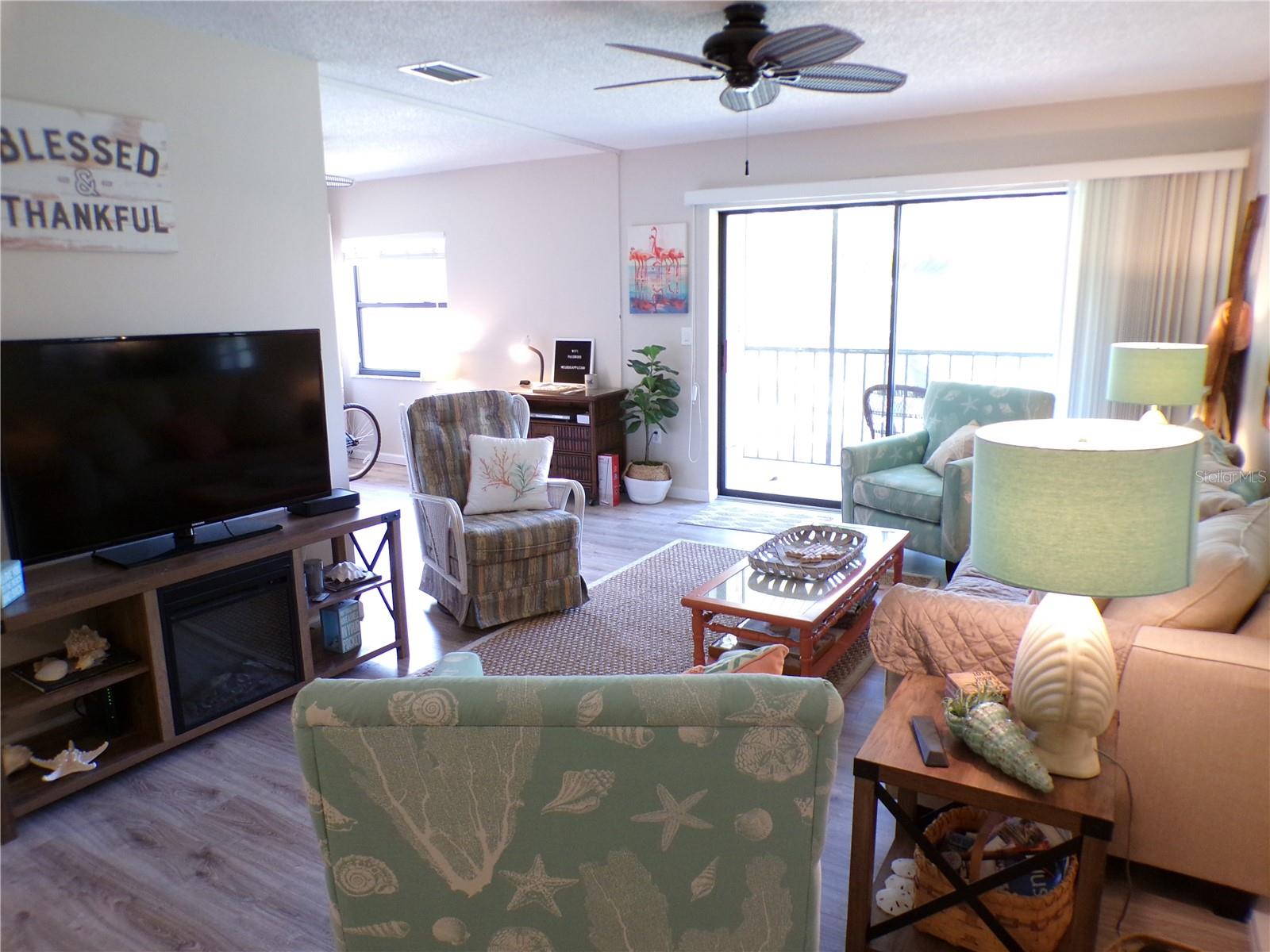 Image 3 of 31 For 756 White Pine Tree Road 210
