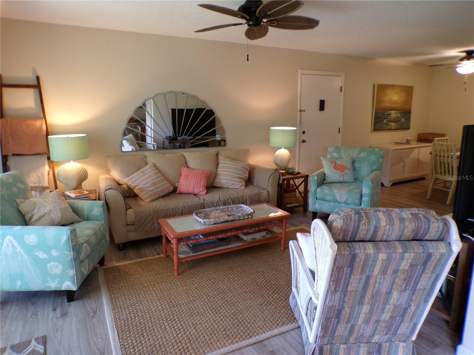Image 7 of 31 For 756 White Pine Tree Road 210
