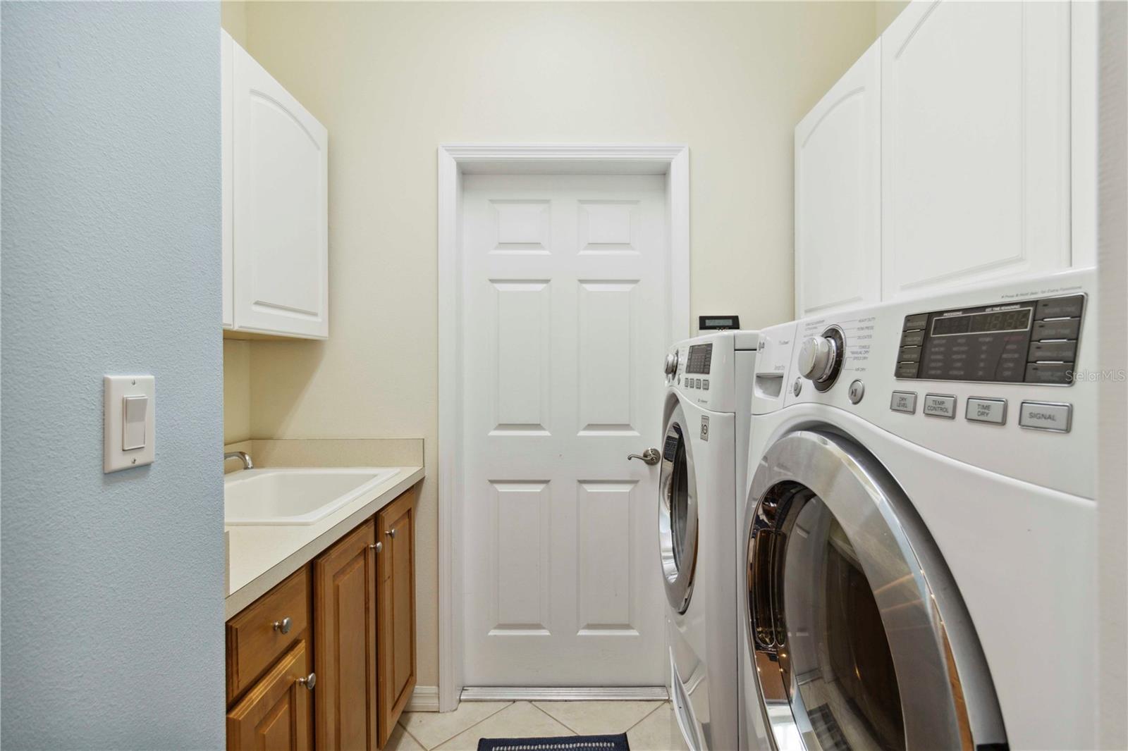 Image 12 of 65 For 6619 Pinefeather Court