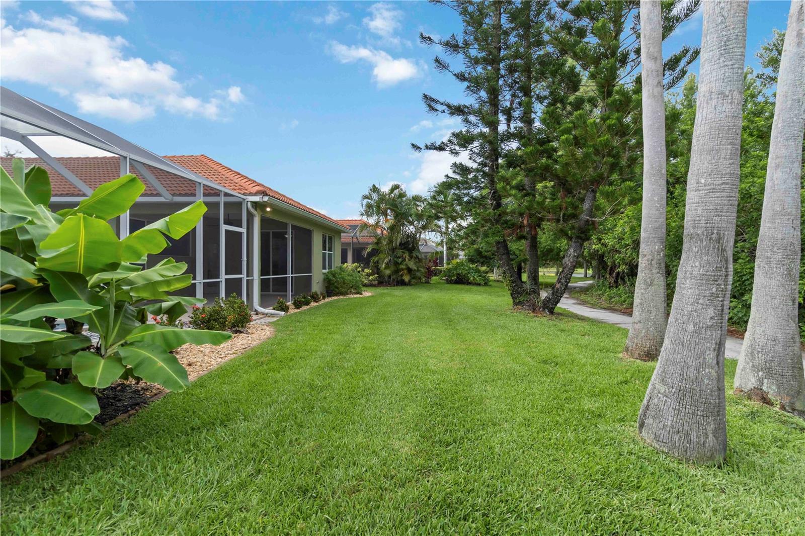 Image 36 of 65 For 6619 Pinefeather Court