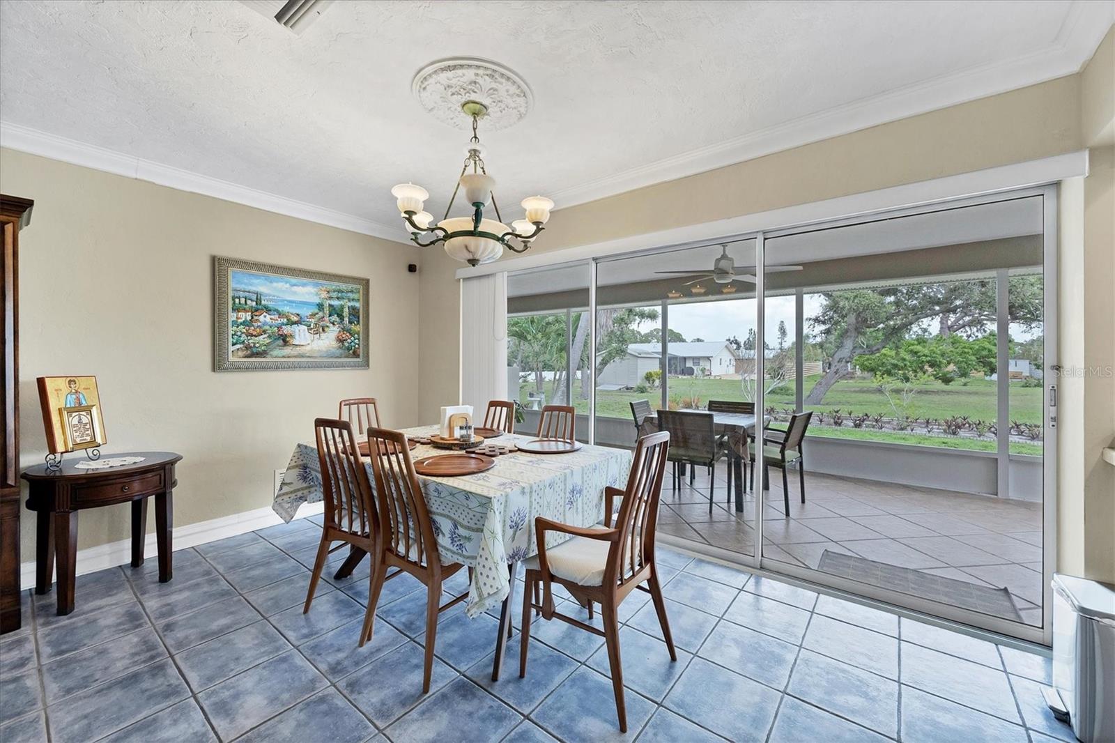 Image 10 of 28 For 612 Bayshore Road