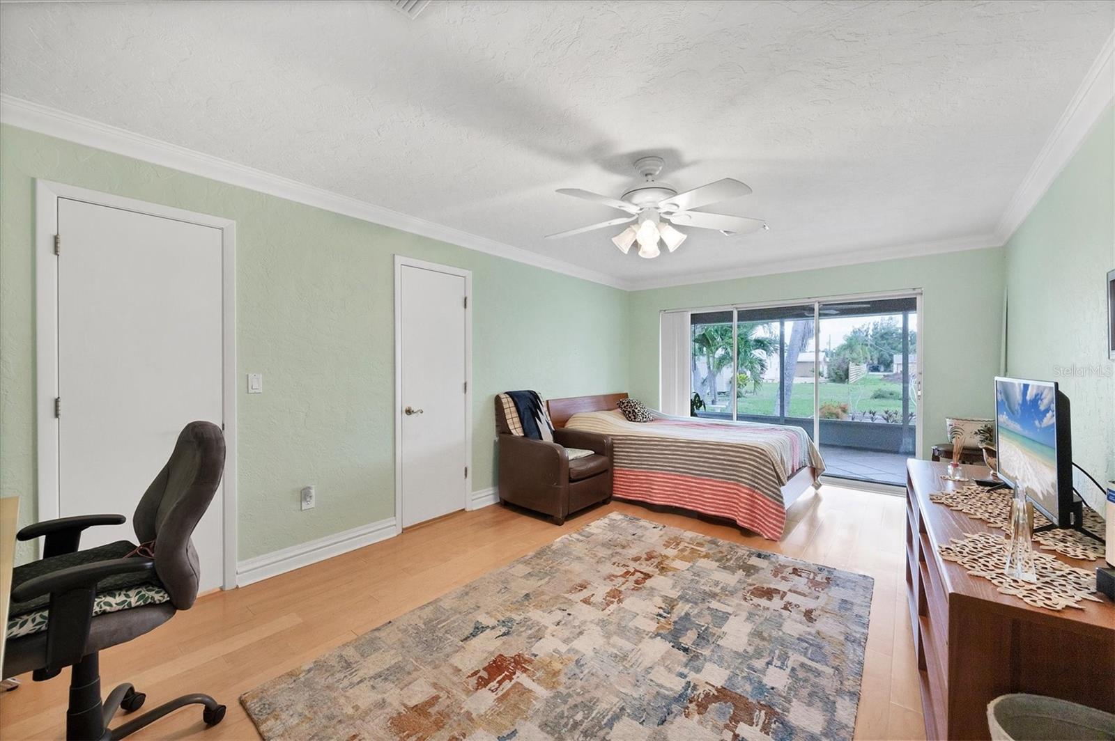 Image 12 of 28 For 612 Bayshore Road