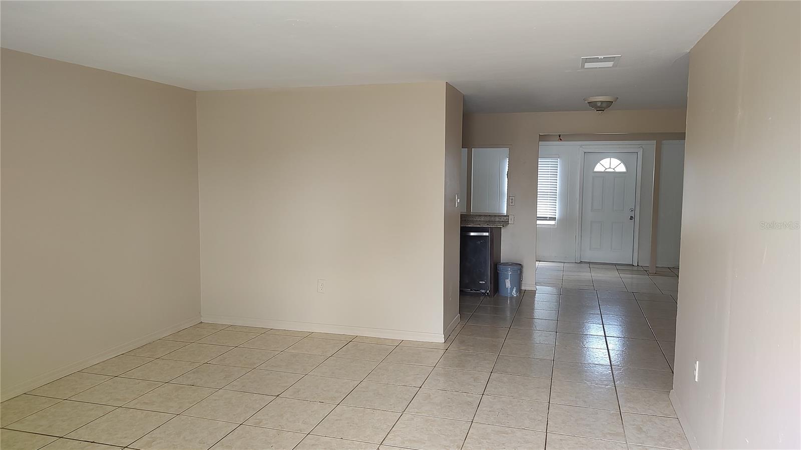 Image 2 of 14 For 105 Dartmouth Drive Nw