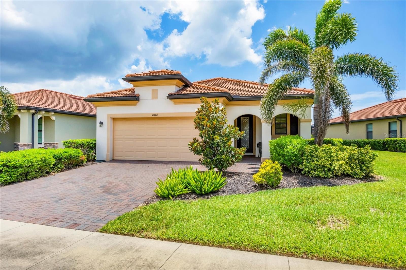 Image 3 of 100 For 10061 Cozy Grove Drive