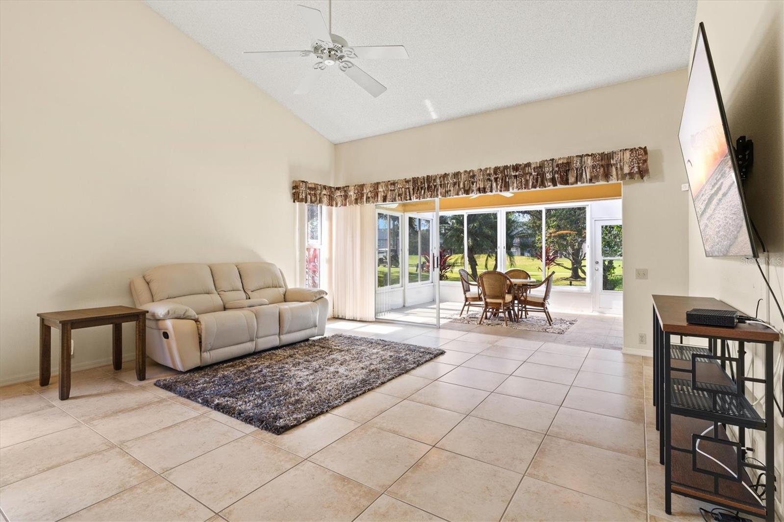 Image 12 of 91 For 4114 Murfield Drive E