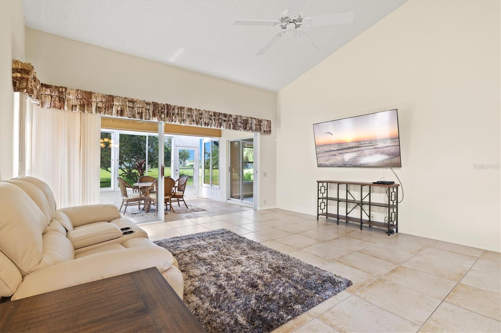 Image 13 of 91 For 4114 Murfield Drive E