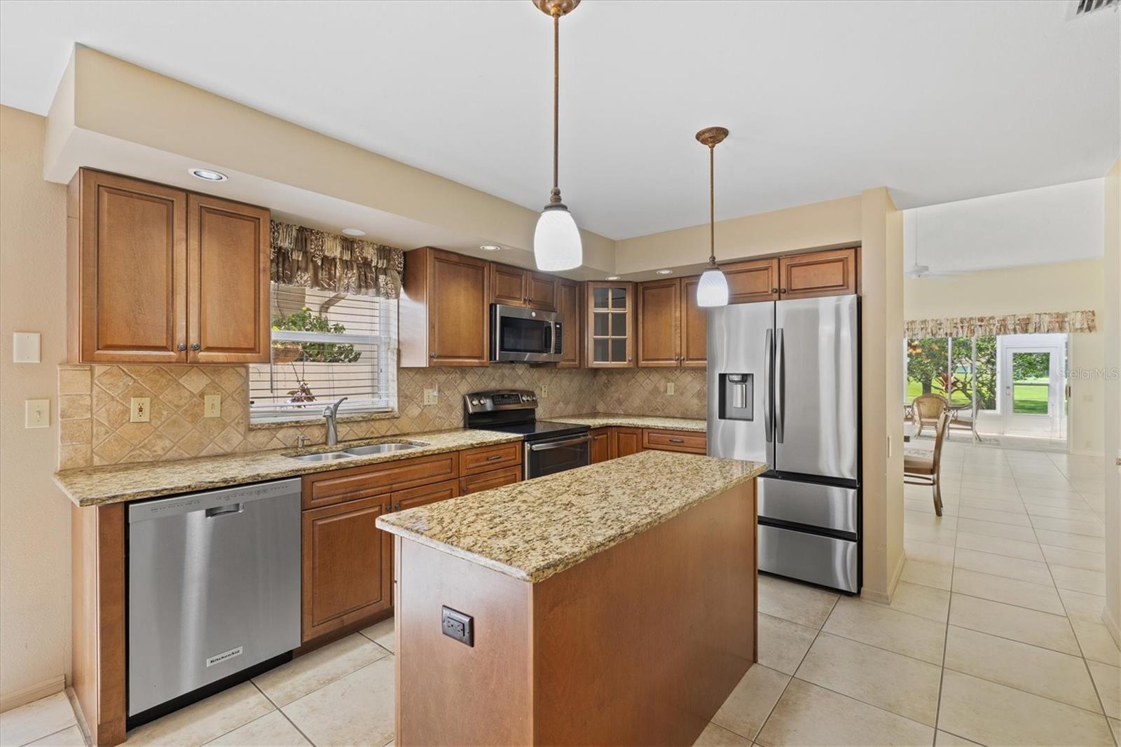 Image 20 of 91 For 4114 Murfield Drive E