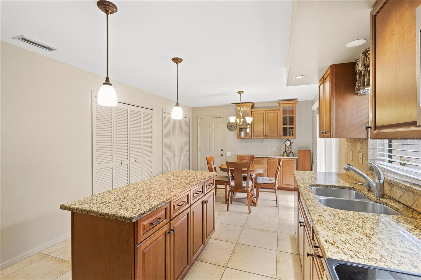 Image 22 of 91 For 4114 Murfield Drive E