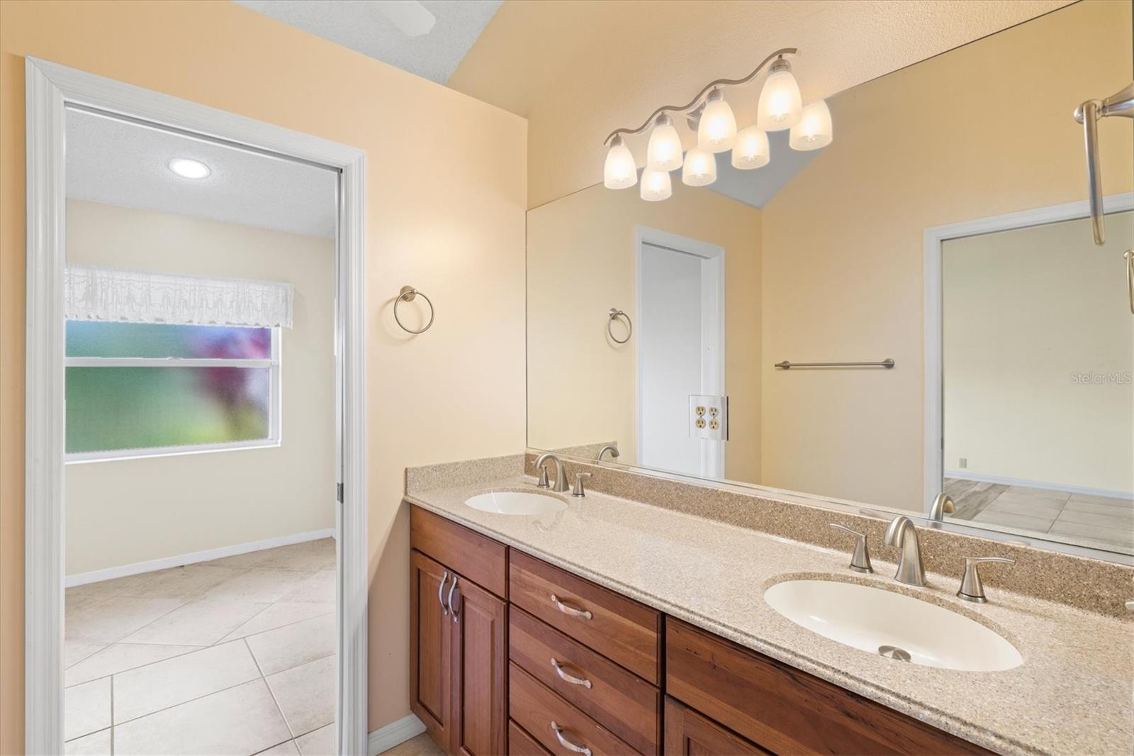 Image 29 of 91 For 4114 Murfield Drive E