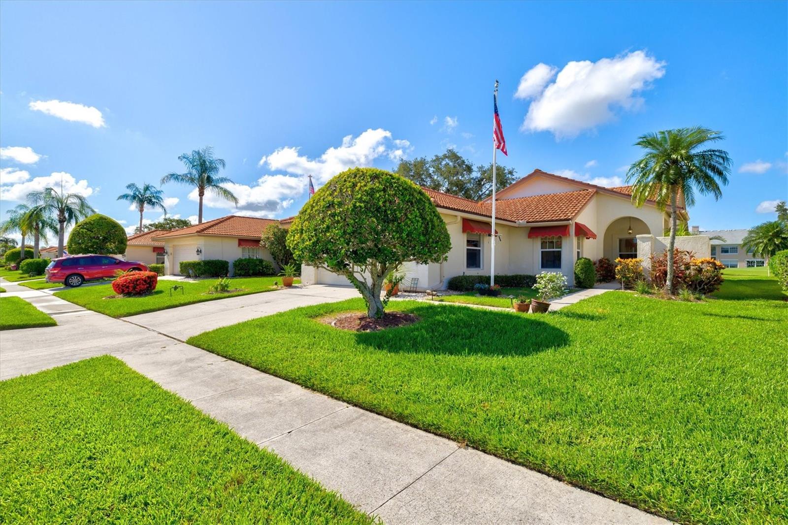 Image 3 of 91 For 4114 Murfield Drive E