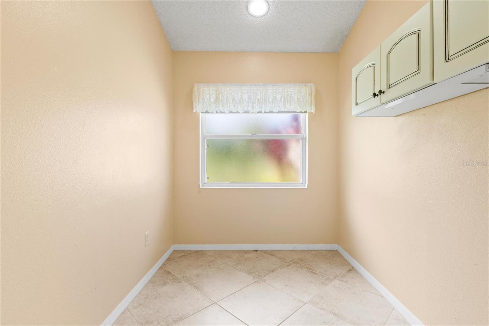 Image 30 of 91 For 4114 Murfield Drive E