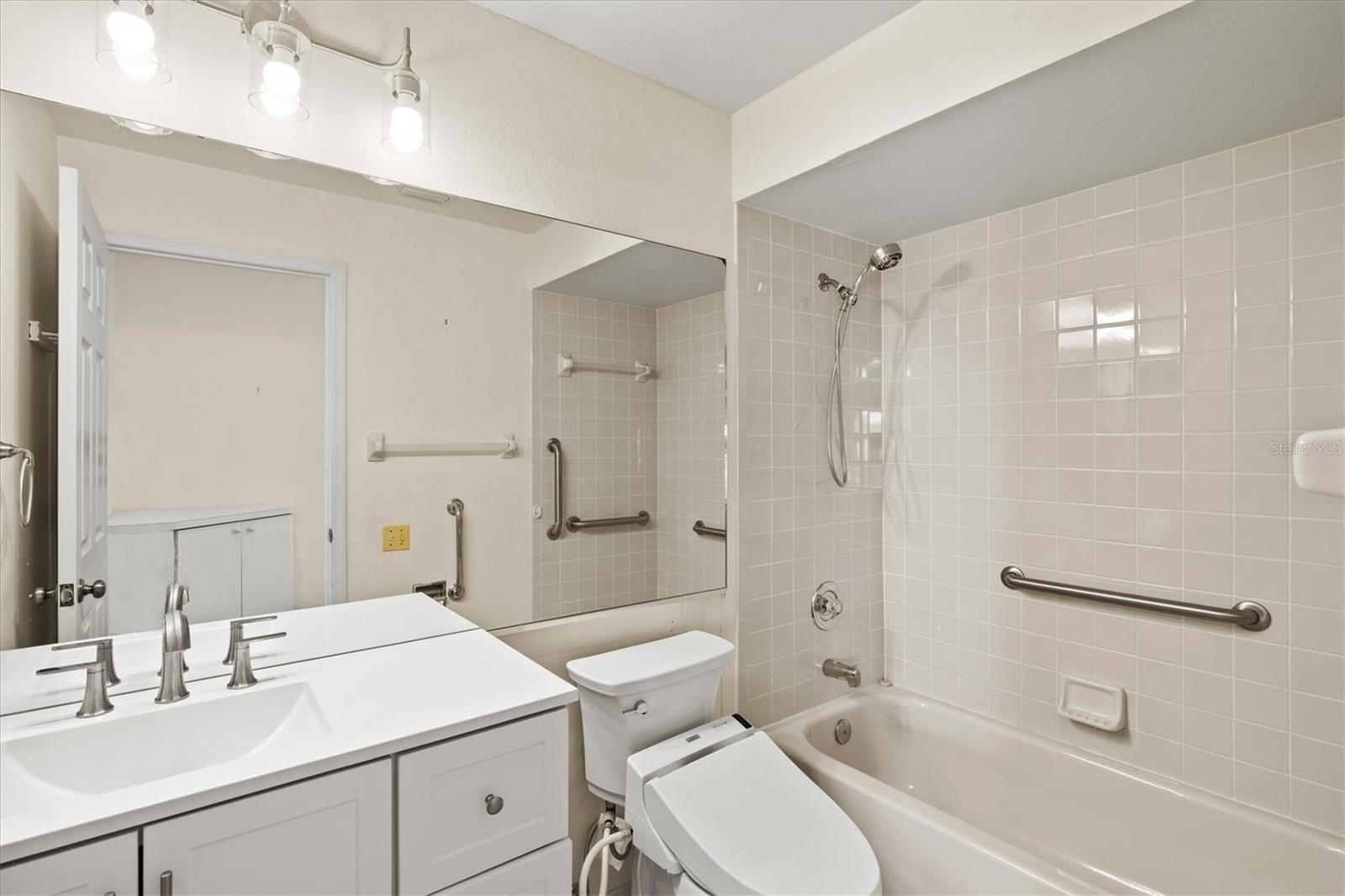 Image 34 of 91 For 4114 Murfield Drive E