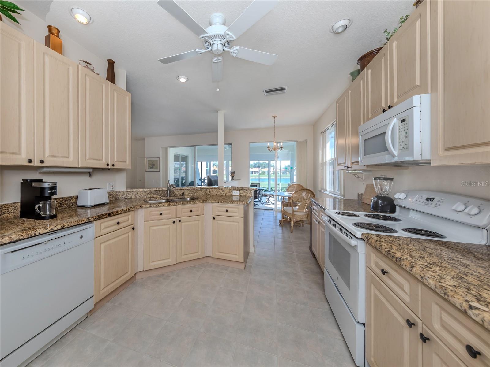 Image 11 of 35 For 4831 Summertree Road