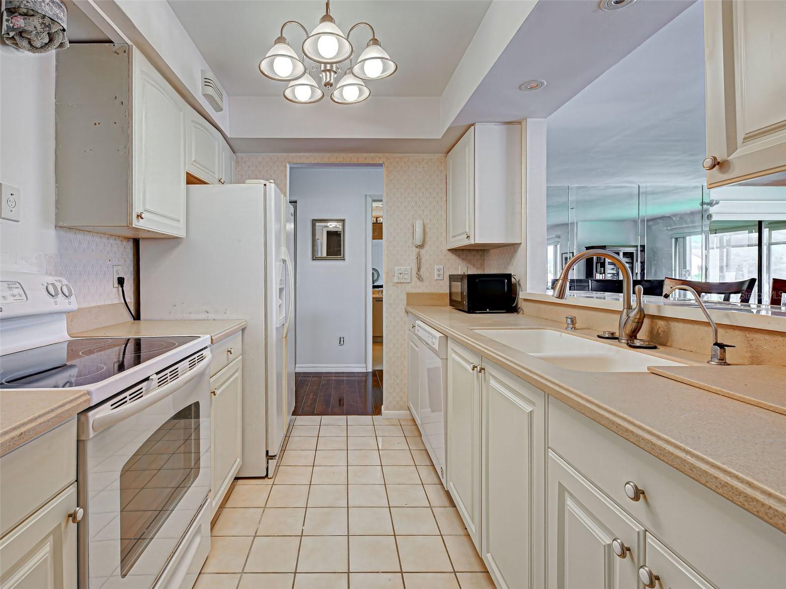 Image 20 of 65 For 800 Capri Isles Boulevard 235