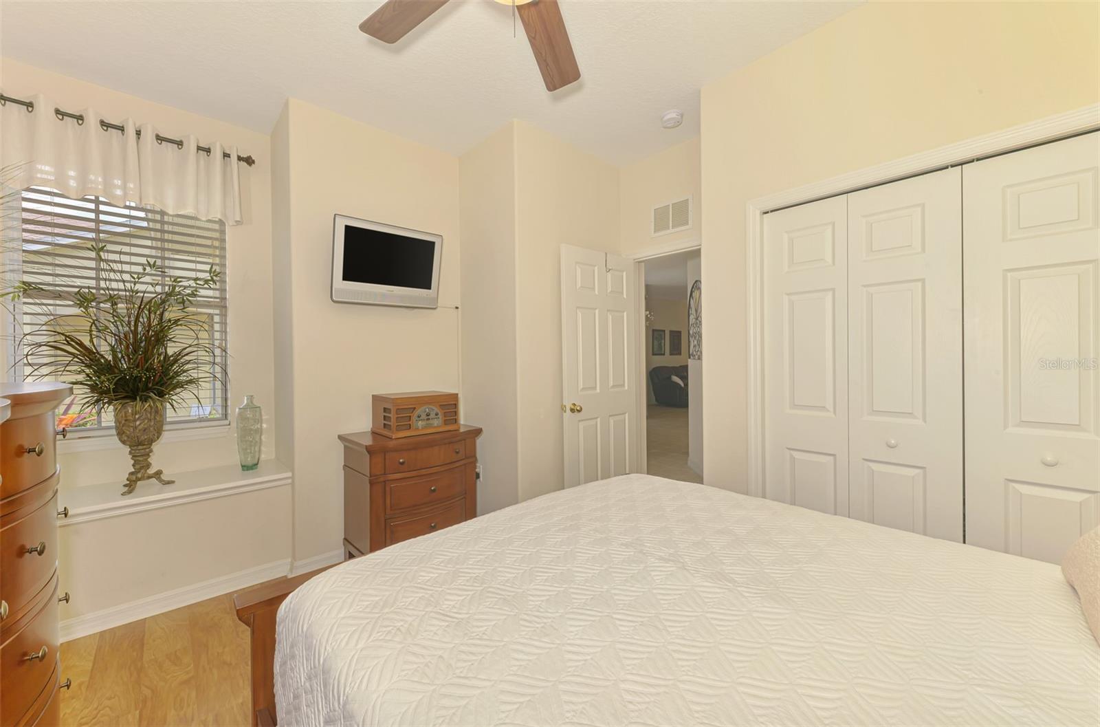 Image 36 of 78 For 9361 Carnaby Drive