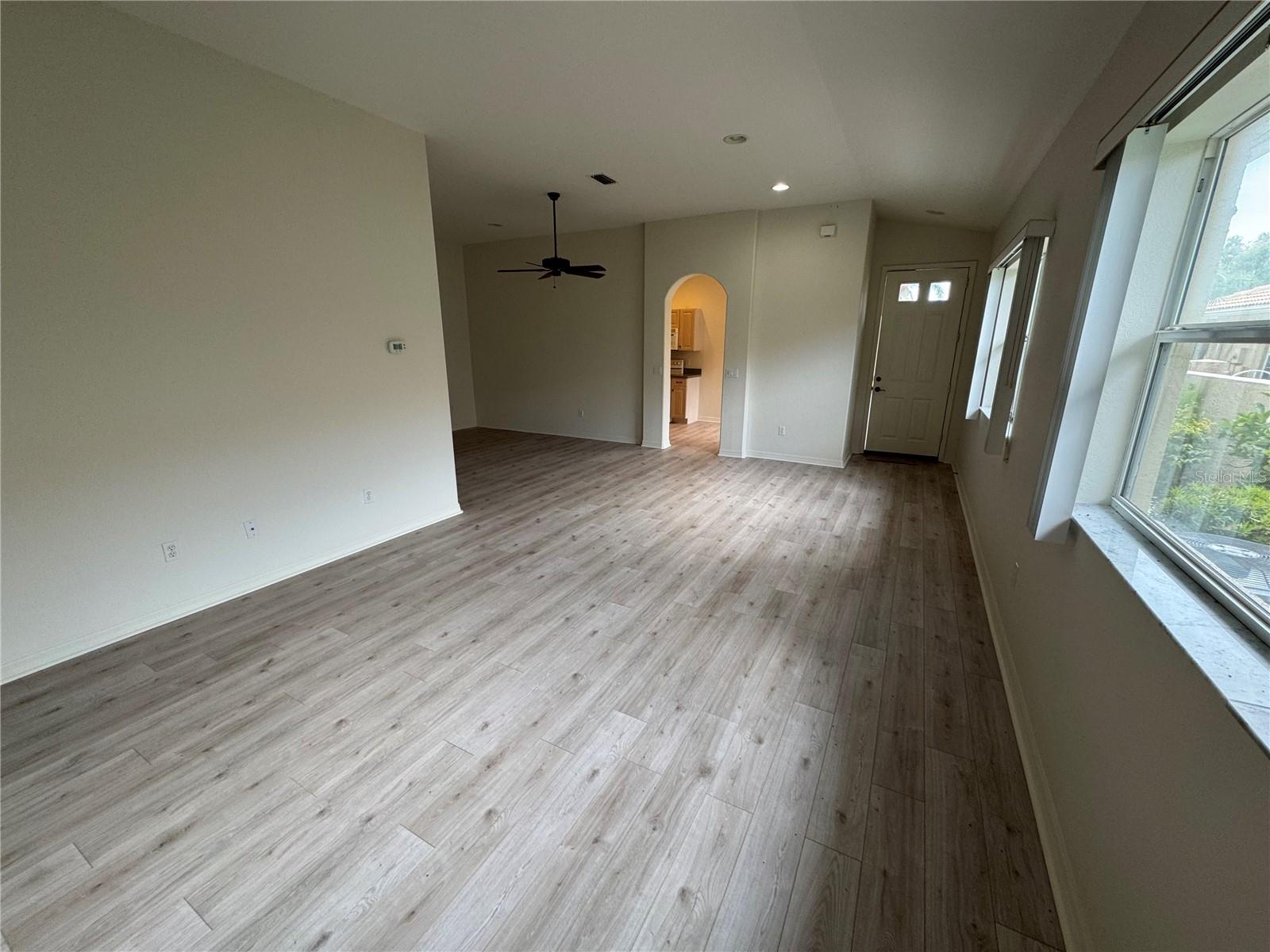 Image 4 of 17 For 315 Auburn Woods Circle