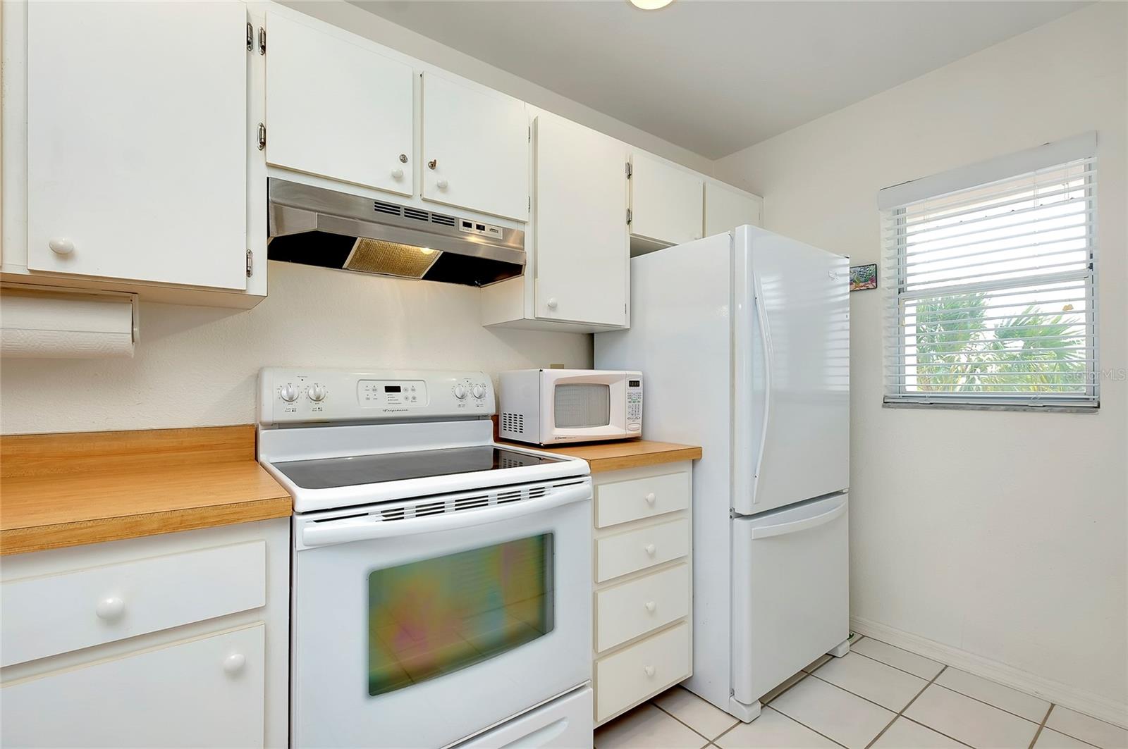 Image 21 of 45 For 437 Cerromar Lane 513