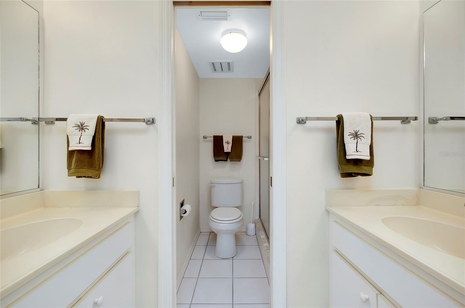 Image 32 of 45 For 437 Cerromar Lane 513