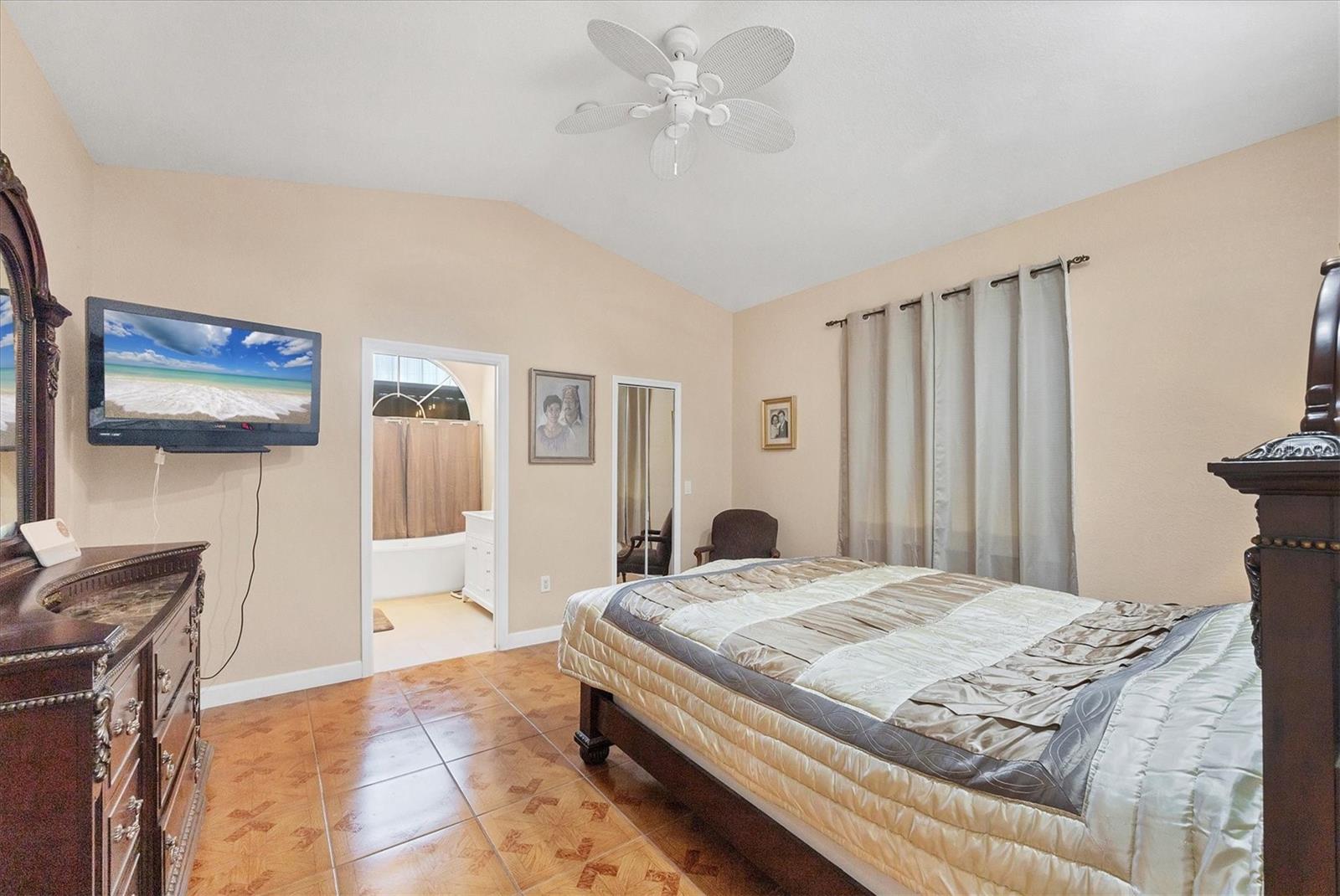 Image 13 of 29 For 102 Bayamo Drive