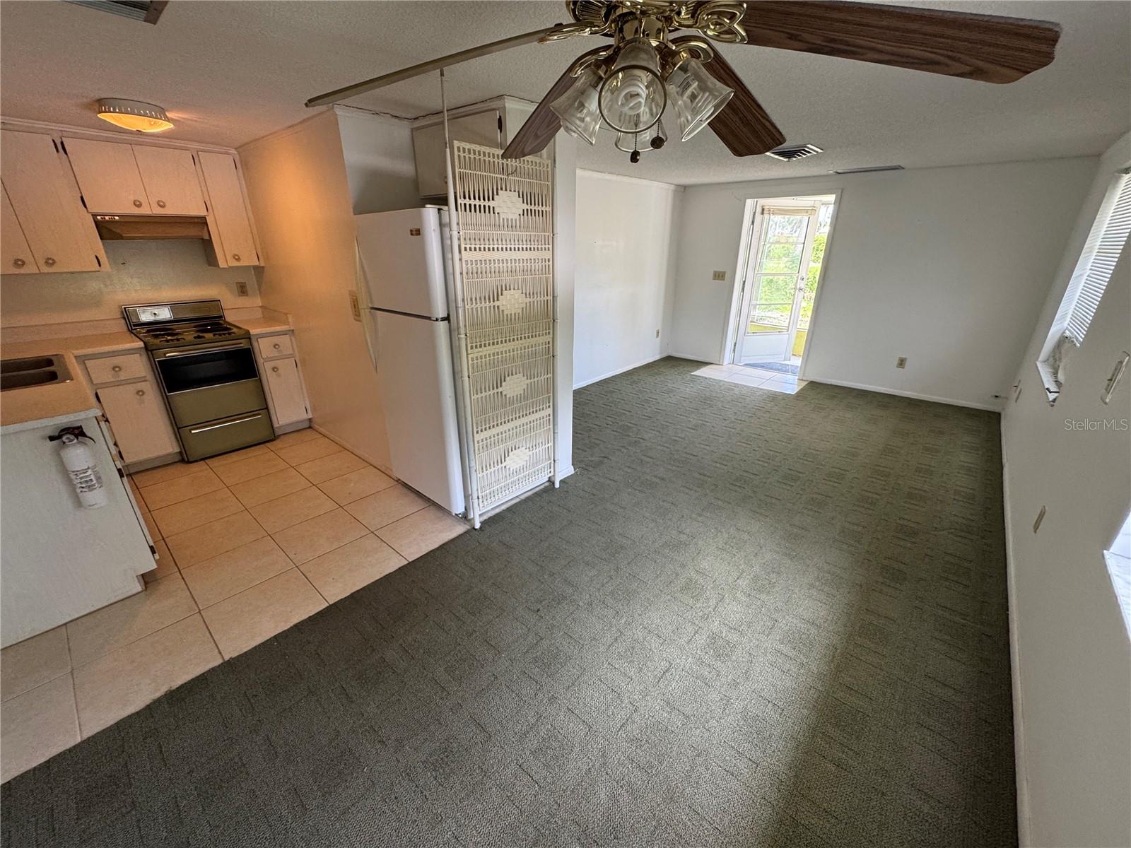 Image 6 of 9 For 415 Albee Road W 6