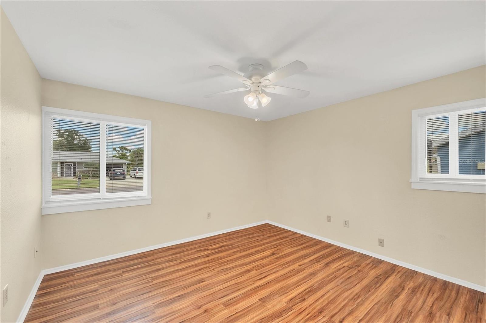 Image 11 of 22 For 5439 Kenwood Drive
