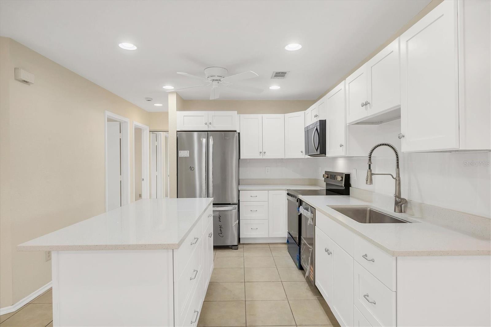 Image 4 of 22 For 5439 Kenwood Drive