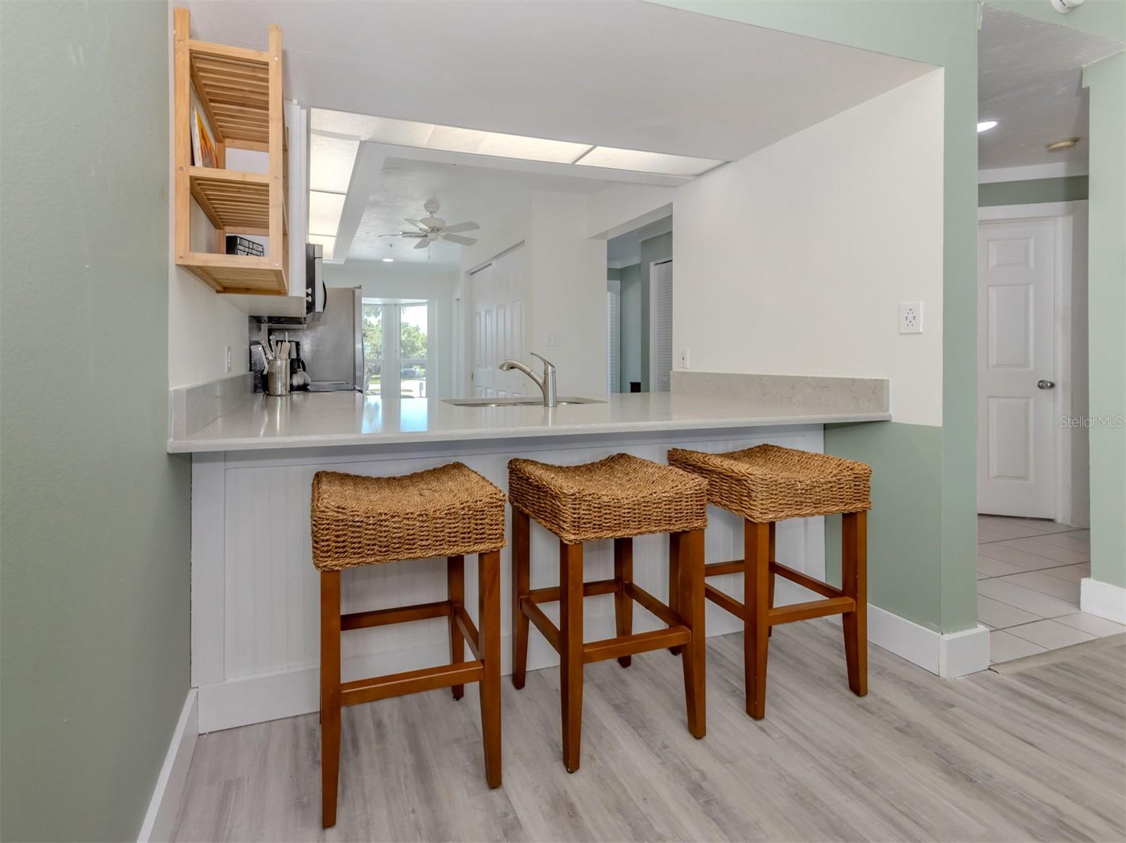 Image 11 of 77 For 841 Waterside Drive 202
