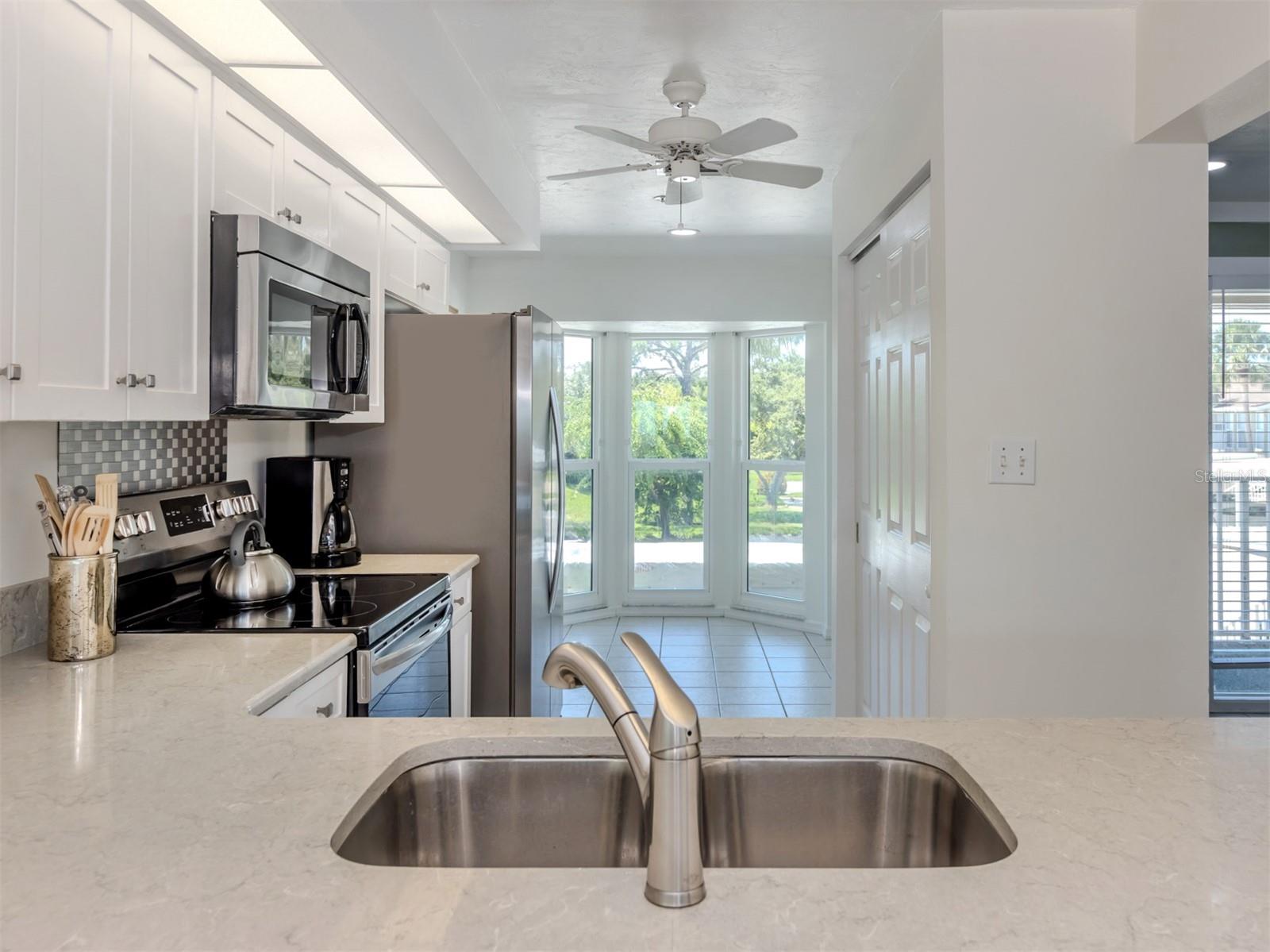 Image 12 of 77 For 841 Waterside Drive 202