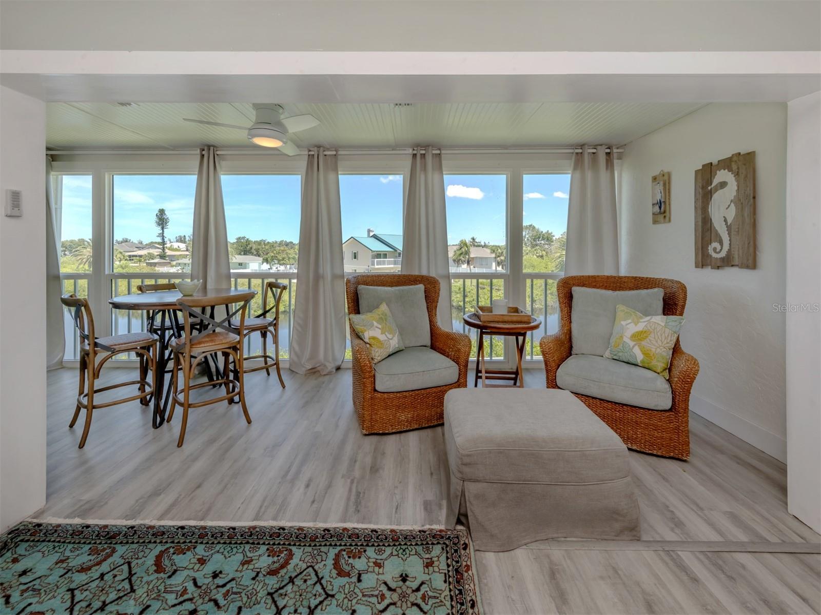 Image 18 of 77 For 841 Waterside Drive 202