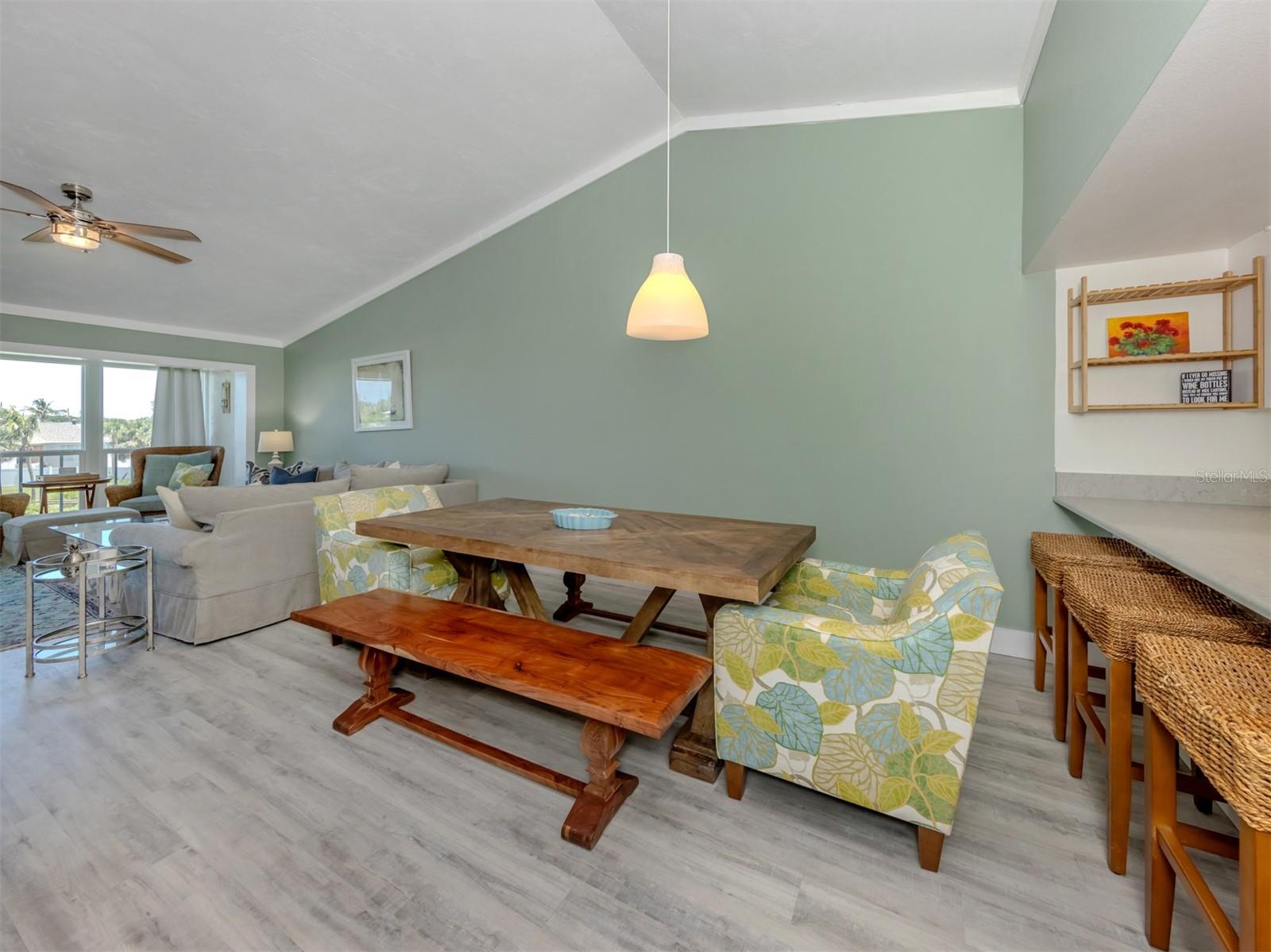 Image 4 of 77 For 841 Waterside Drive 202