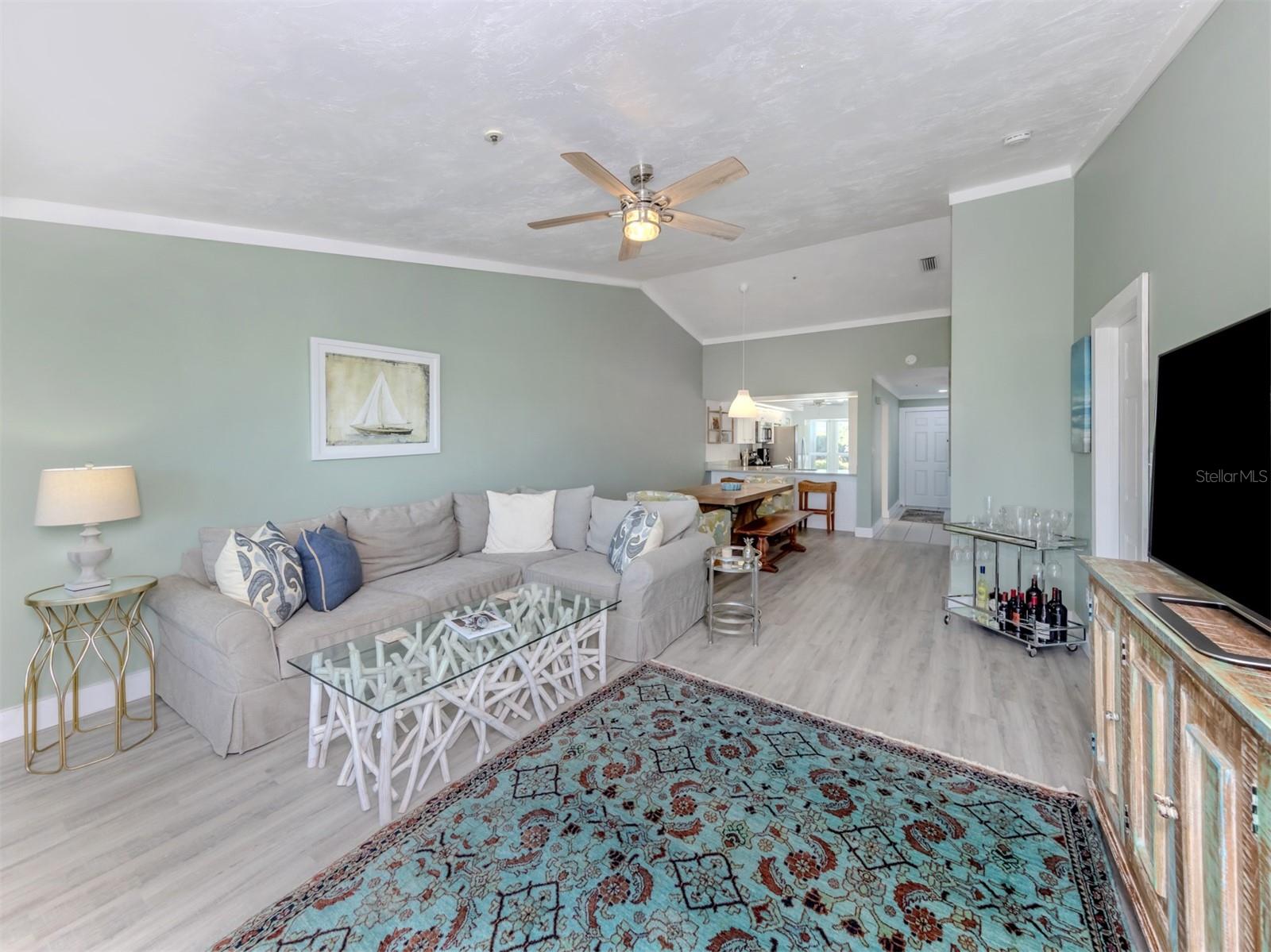 Image 8 of 77 For 841 Waterside Drive 202