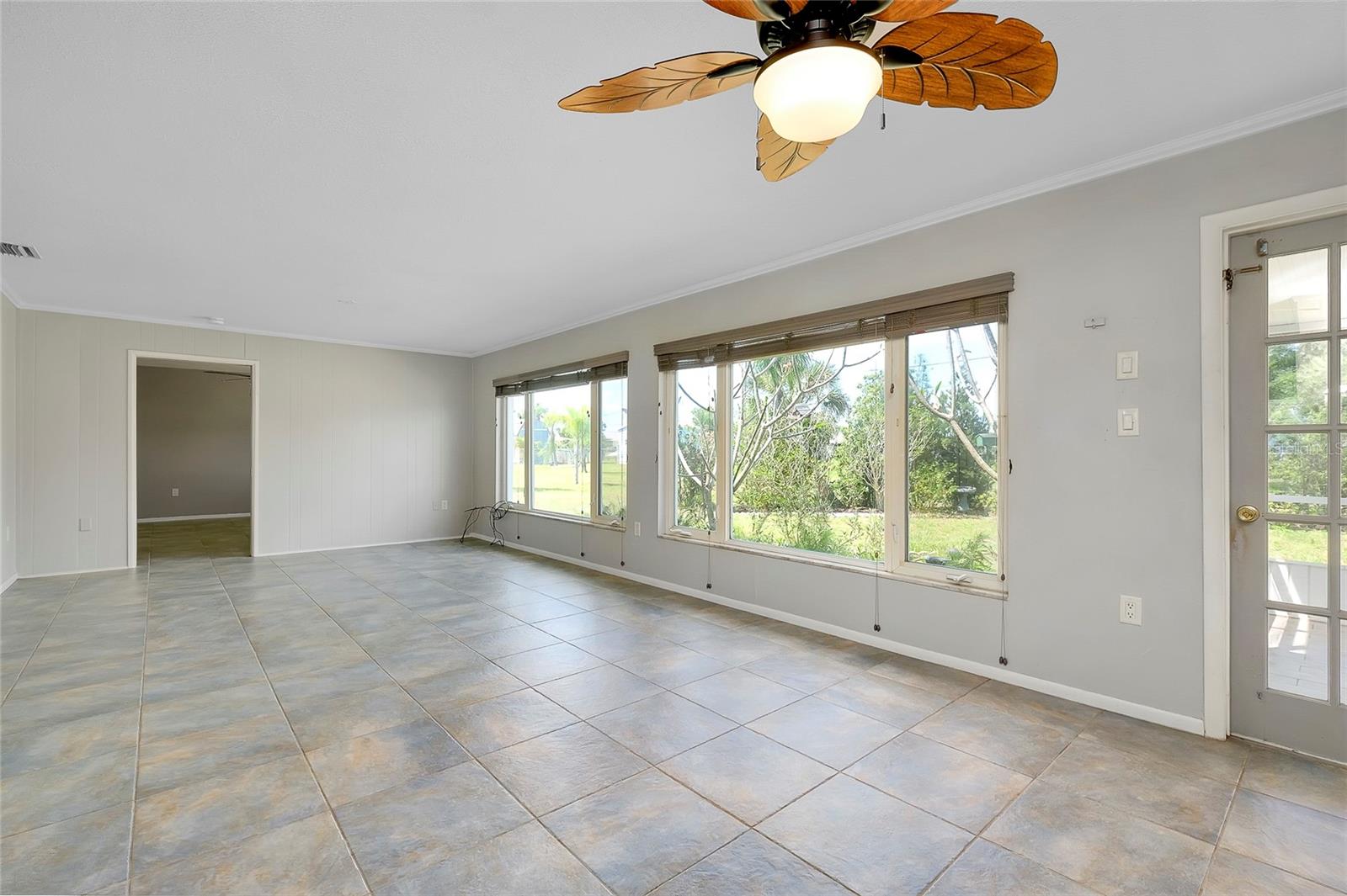 Image 18 of 69 For 20430 Edgewater Drive