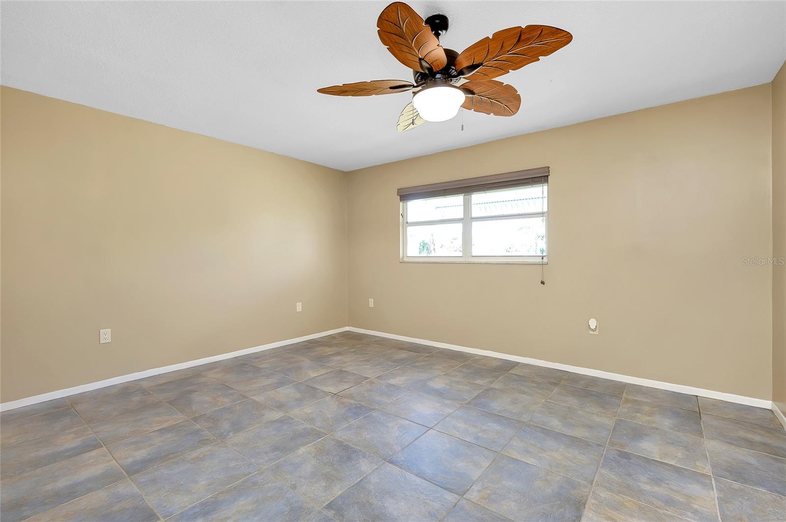 Image 30 of 69 For 20430 Edgewater Drive