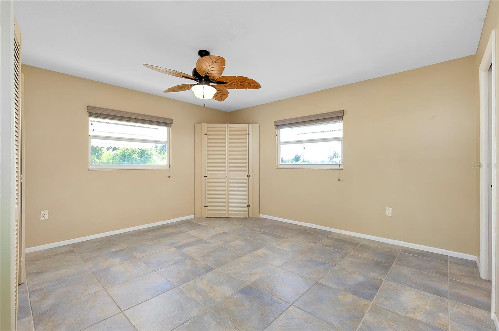 Image 34 of 69 For 20430 Edgewater Drive