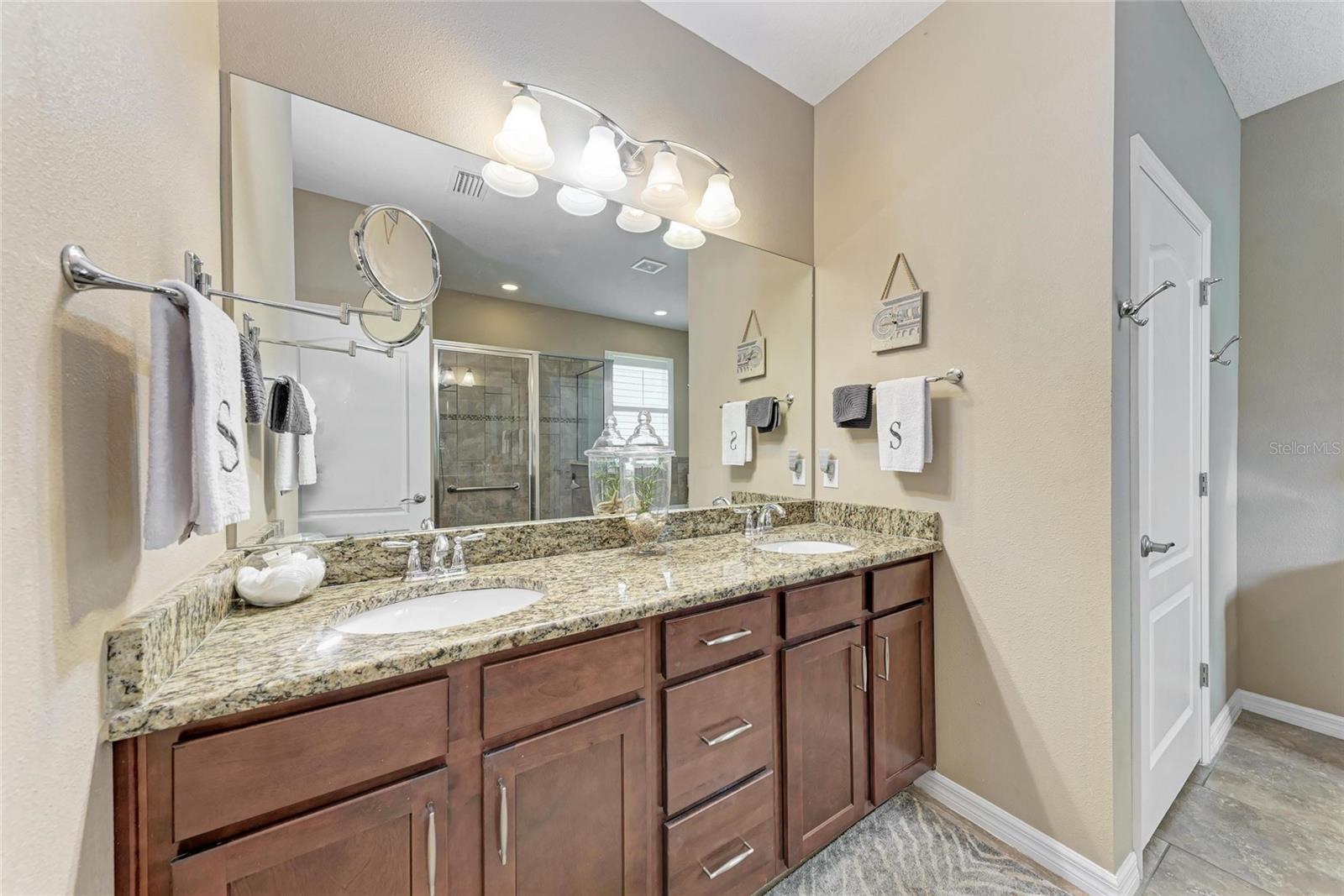 Image 24 of 48 For 2944 Oriole Drive