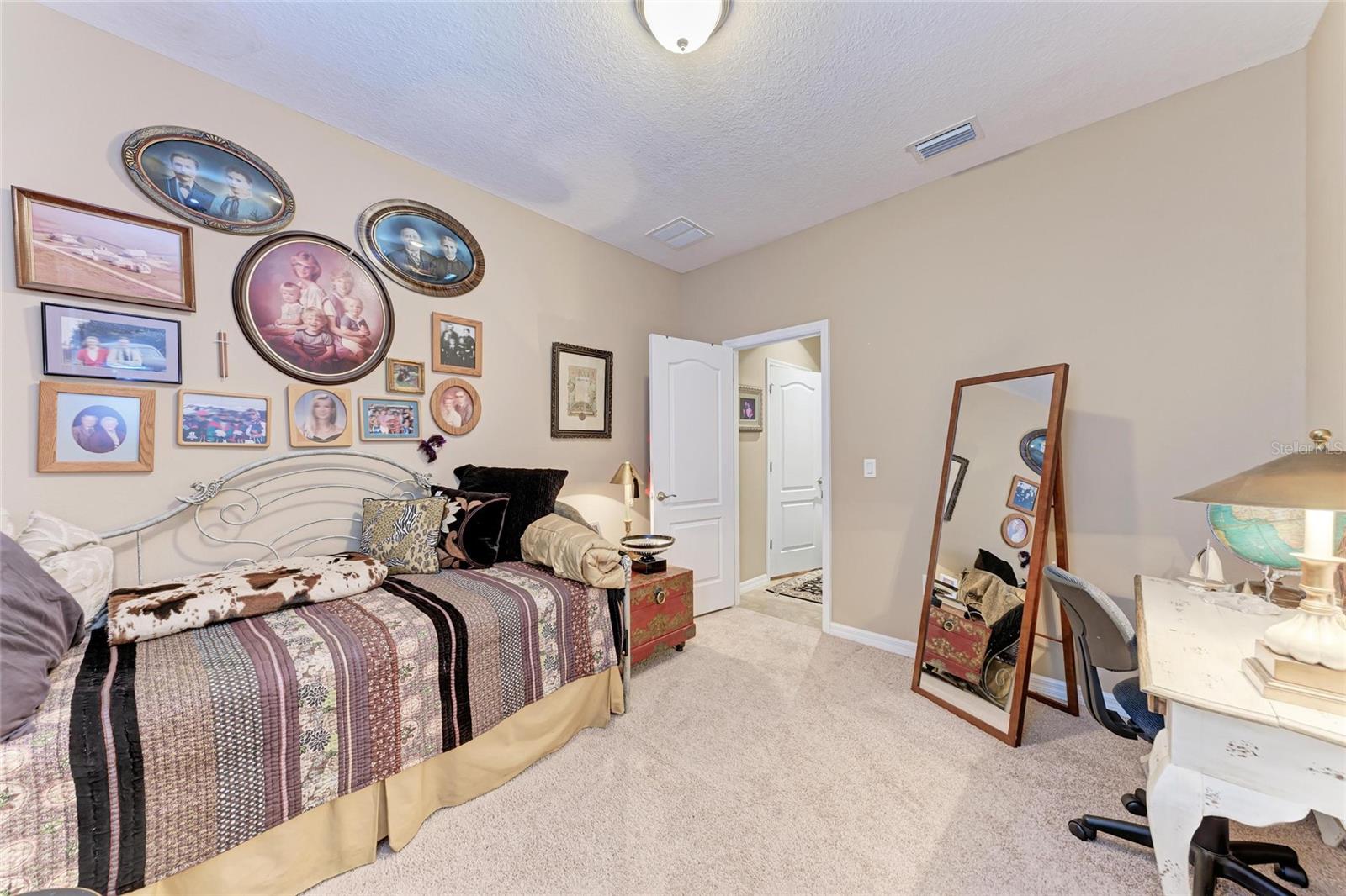 Image 31 of 48 For 2944 Oriole Drive