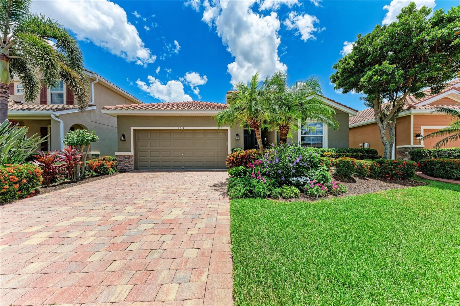 Image 4 of 48 For 2944 Oriole Drive