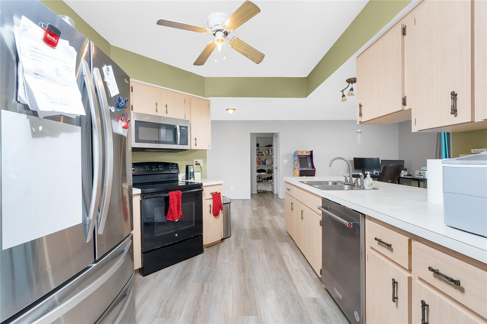 Image 11 of 35 For 4227 Blossom Road