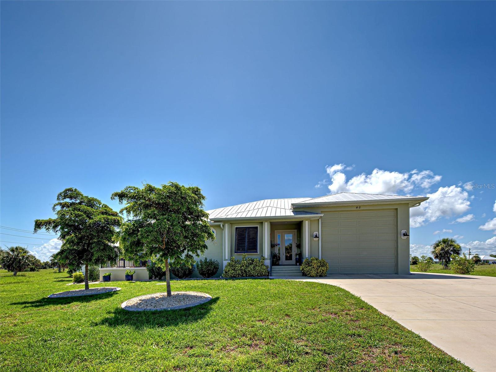 Image 4 of 85 For 48 Lark Drive