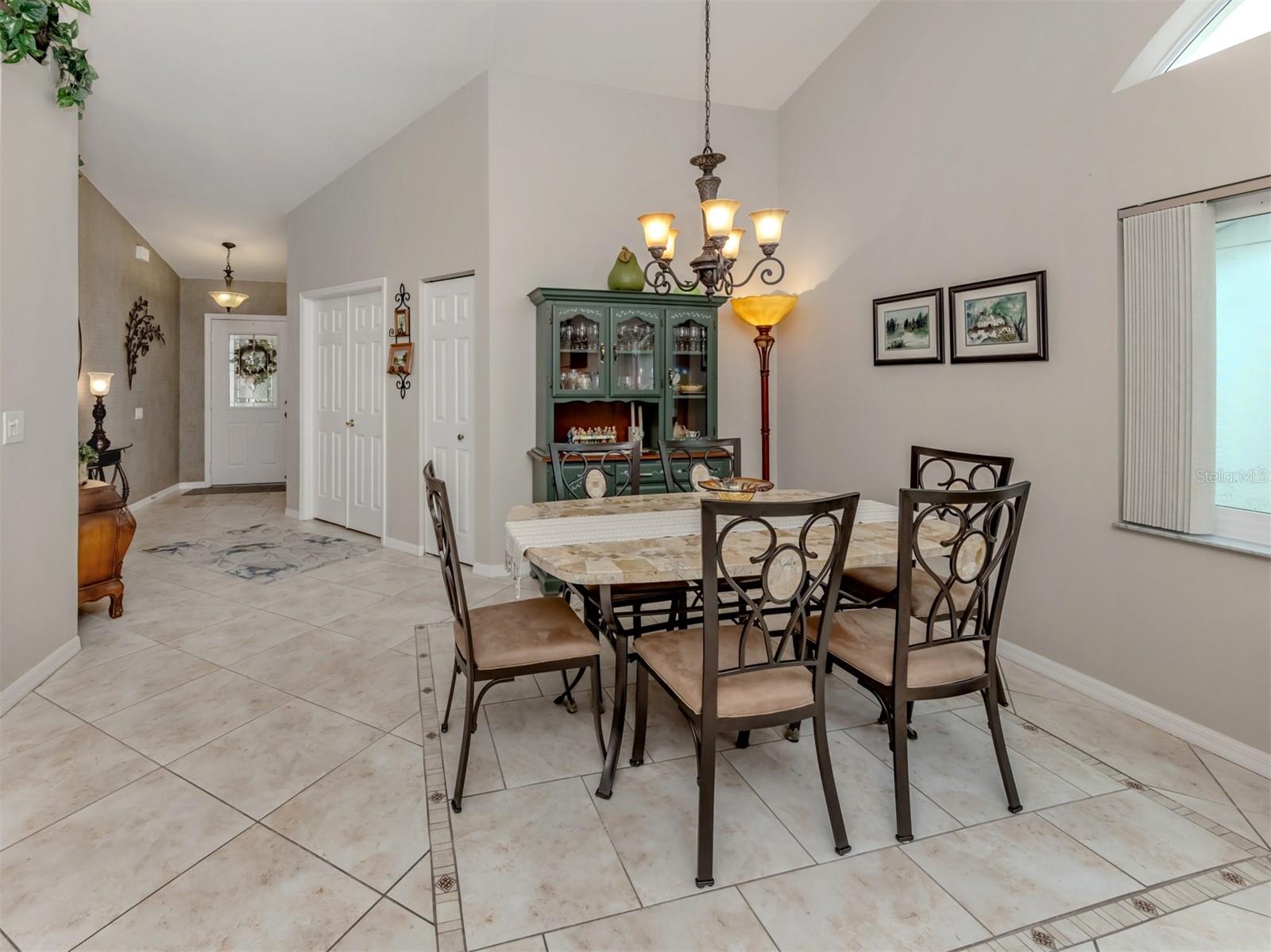 Image 15 of 58 For 4176 Summertree Road