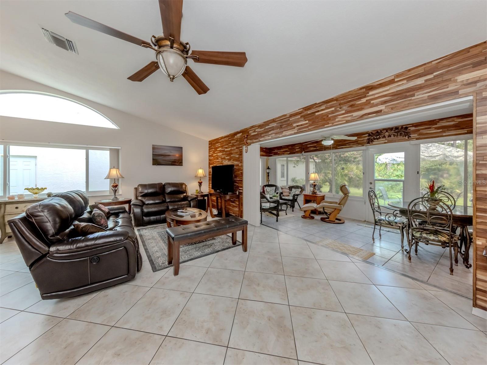 Image 5 of 58 For 4176 Summertree Road