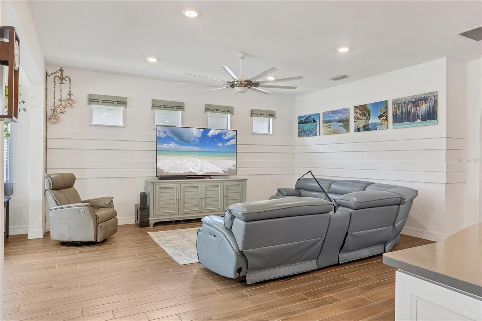 Image 9 of 75 For 13092 Rinella Street