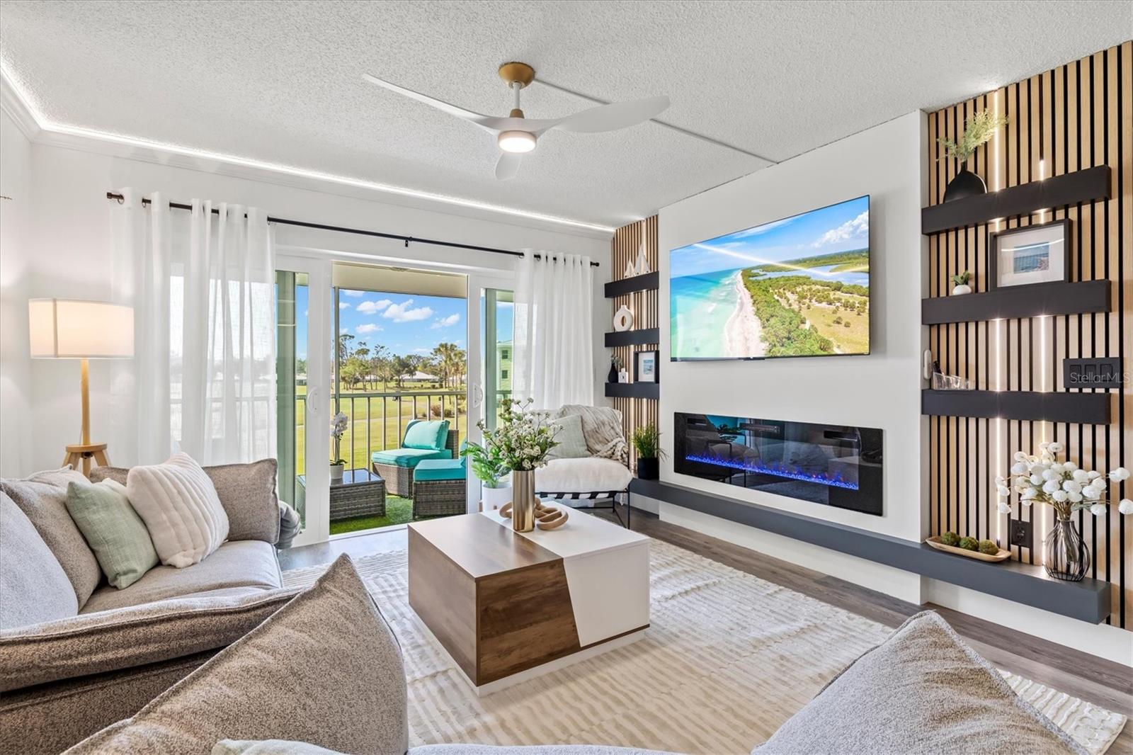 Image 14 of 89 For 437 Cerromar Lane 424